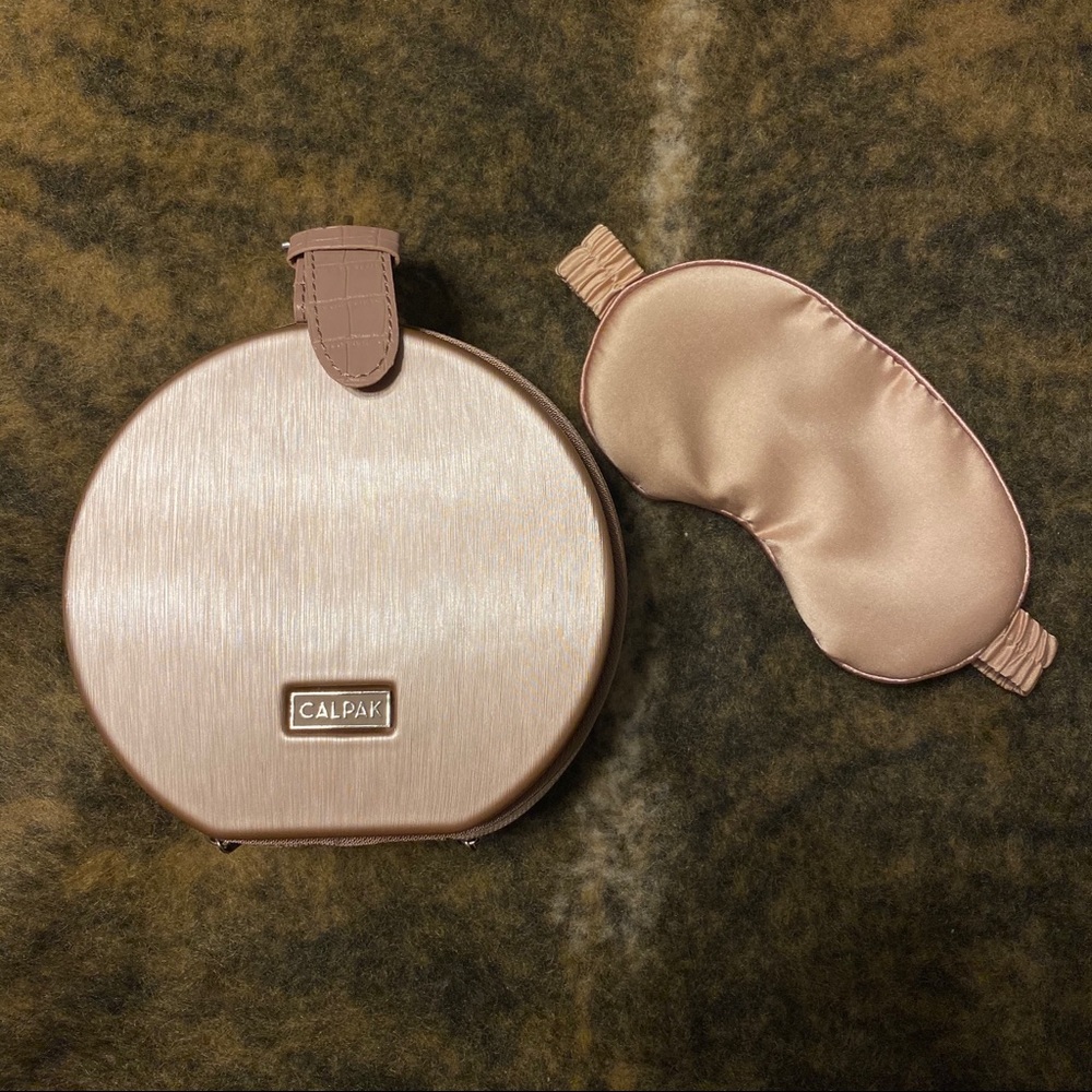 NWOT Calpak Hat Box and Eye Mask
